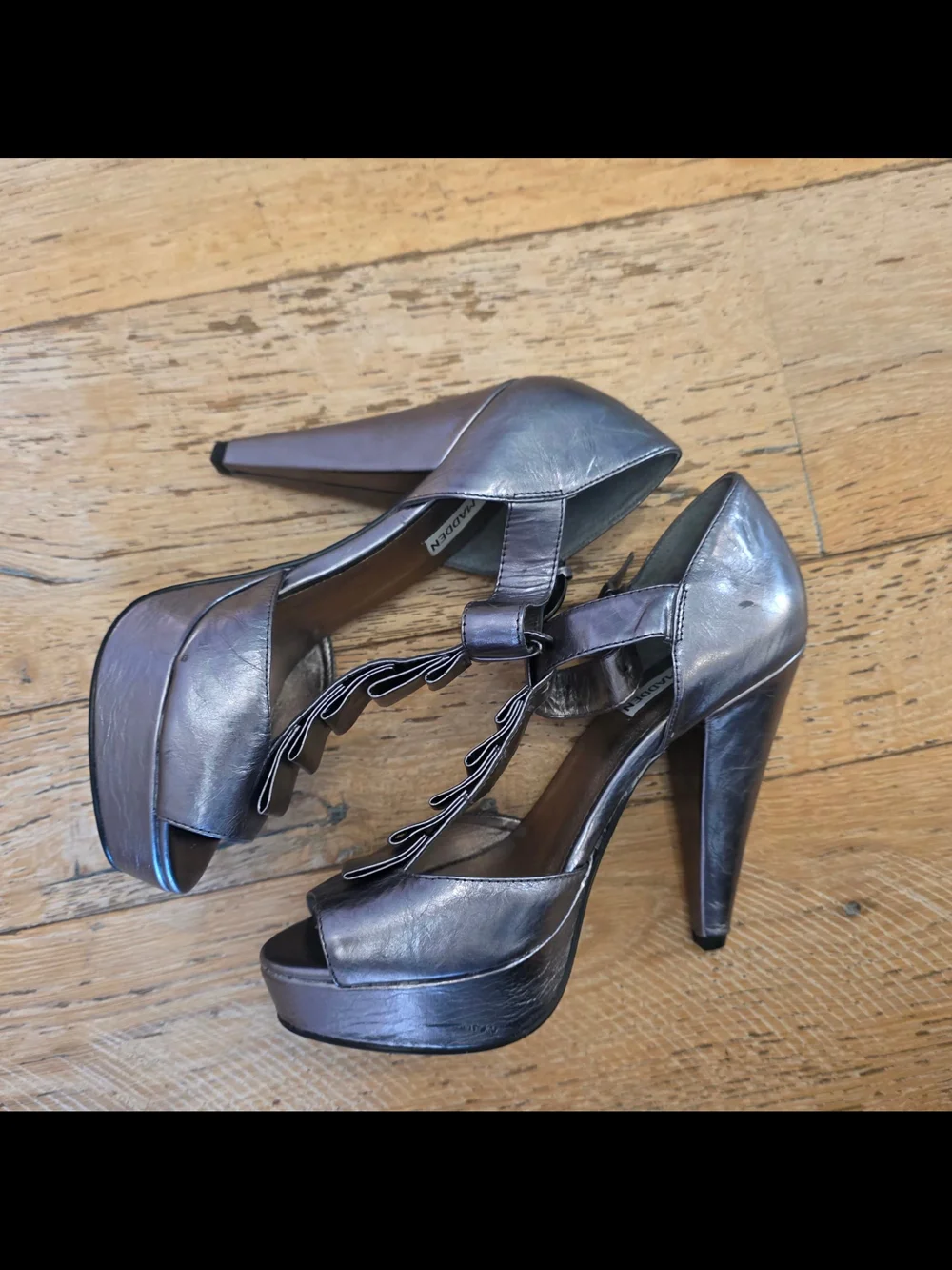 2008 Vintage Steve Madden Leather 'Rufles' Metallic Platform Heels glam mcbling